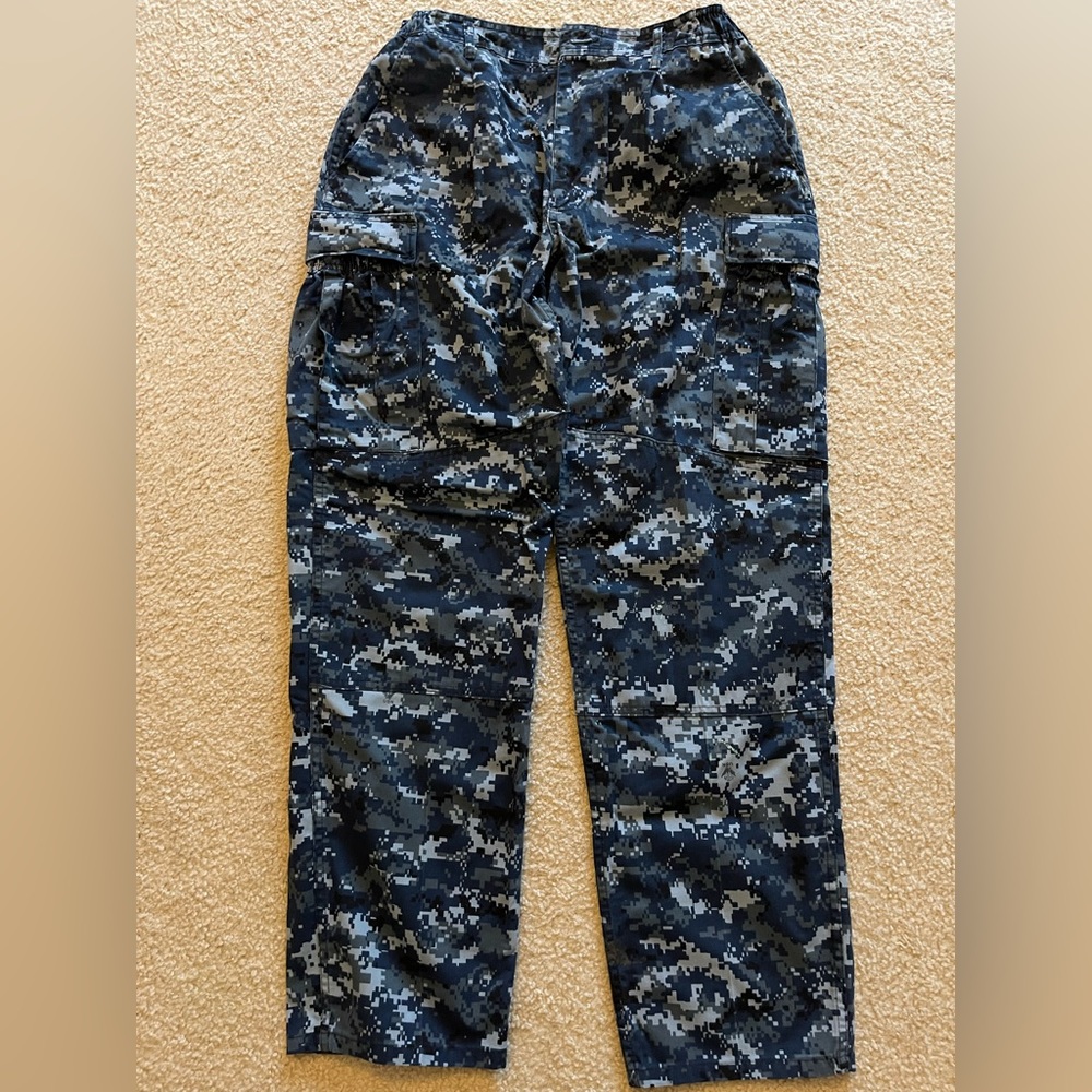 MEN PANTS HEAVY DUTY MILITARY.          B-213